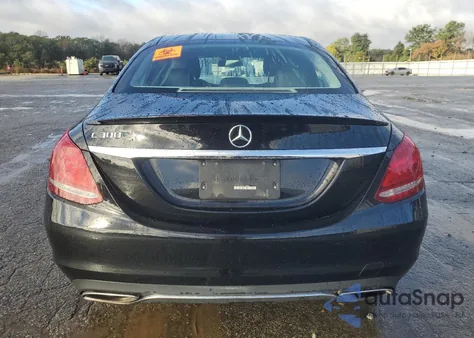 2016 Mercedes-Benz C 300 z USA, uszkodzony, nr VIN WDDWF4JBXGR179059